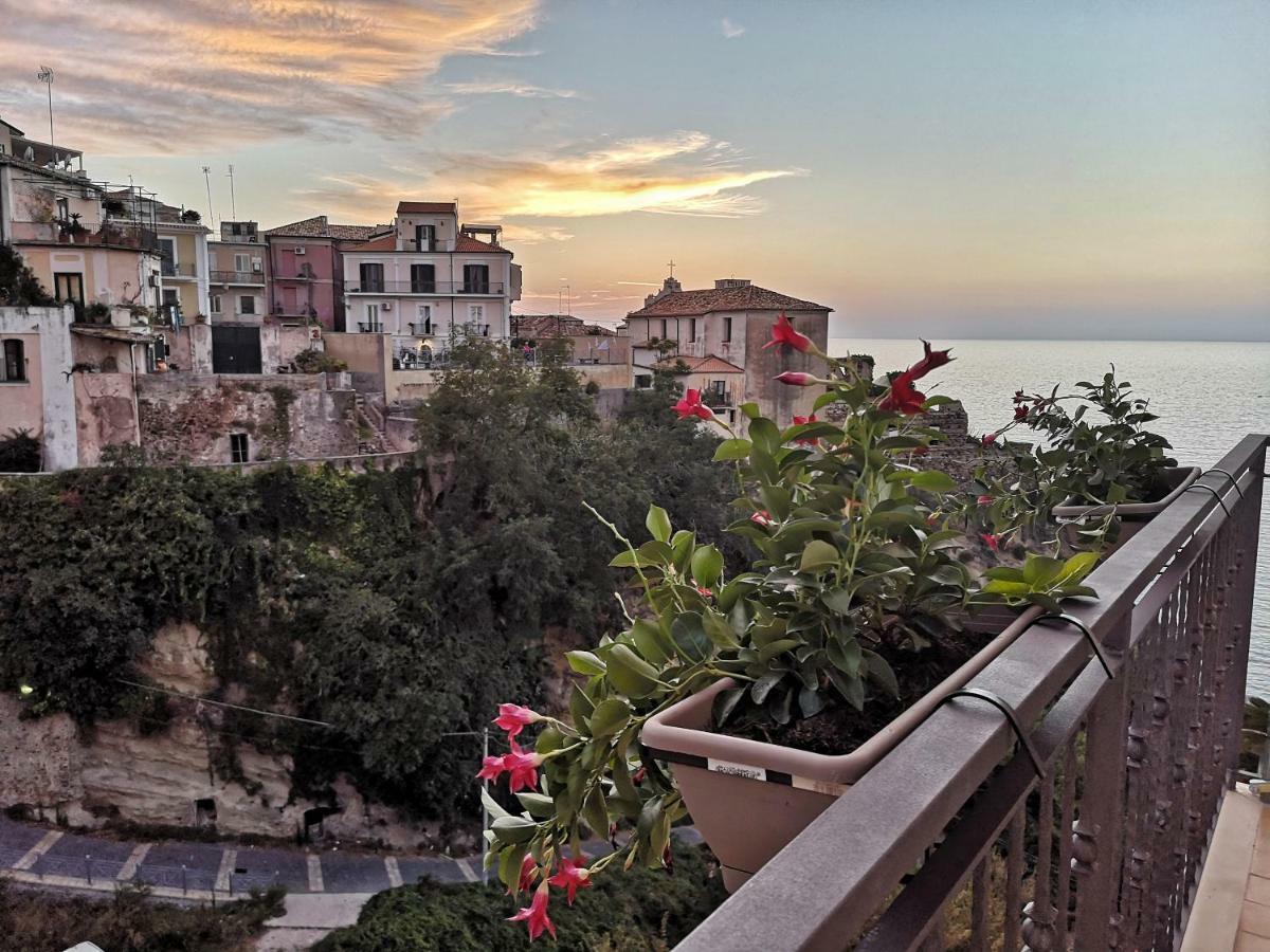 A Casa Di Noemi Hotell Pizzo  Exteriör bild